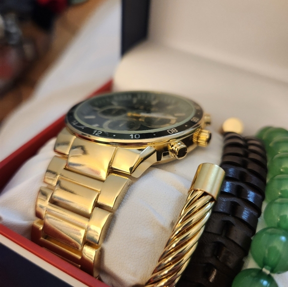 NWT Izod Men's Gold Watch & Bracelets Set - Picture 11 of 11